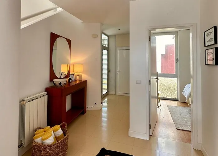 Villa Casa Andorinha With Private Pool & Coastal Views *