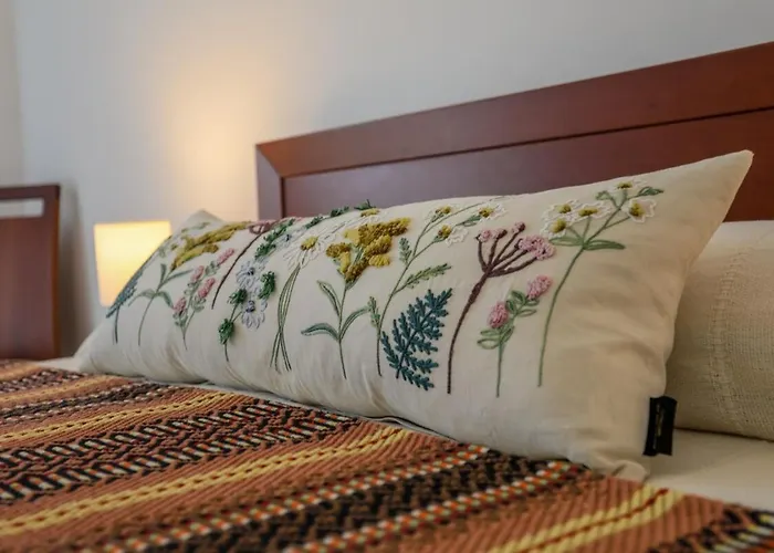 Villa Casa Andorinha With Private Pool & Coastal Views *