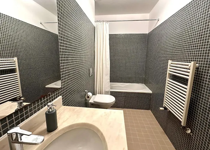 Villa Casa Andorinha With Private Pool & Coastal Views *